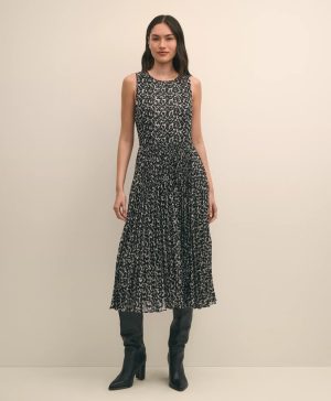 Leaf Motif Jacquard Dress
