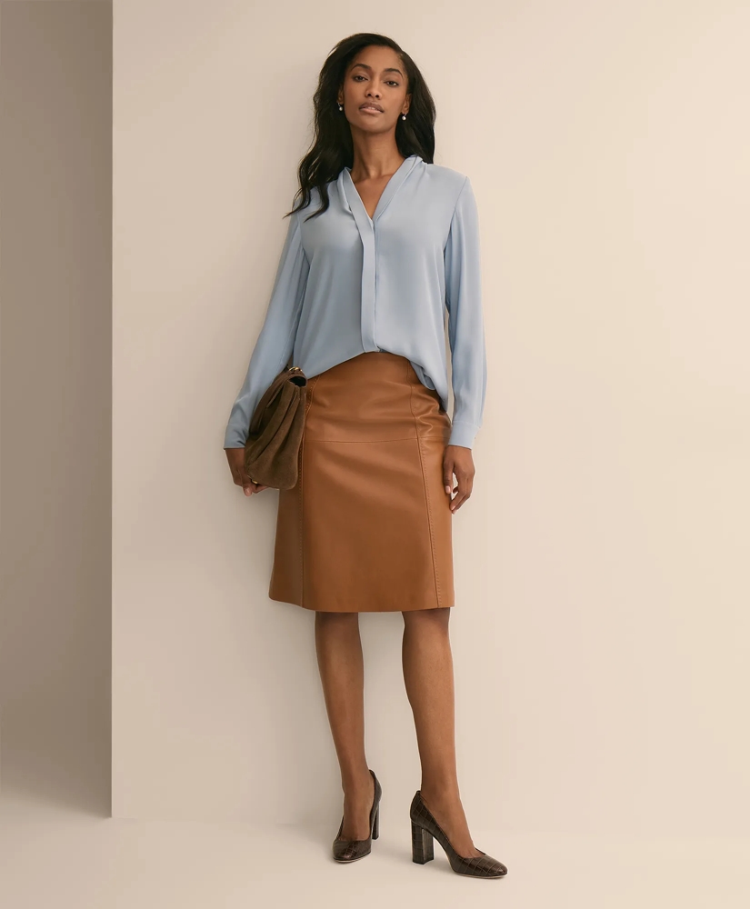 bbr_e564113f53d6_V_NECK_PLEATED_BLOUSE_BLUE